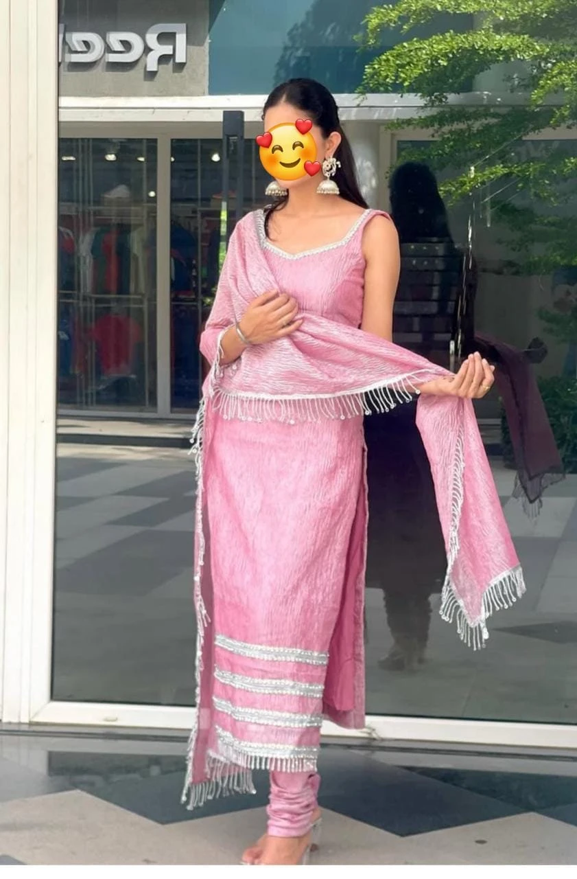 Independent Niharika (Cam & Meet) – Indian escort in Noida — 2 / 6