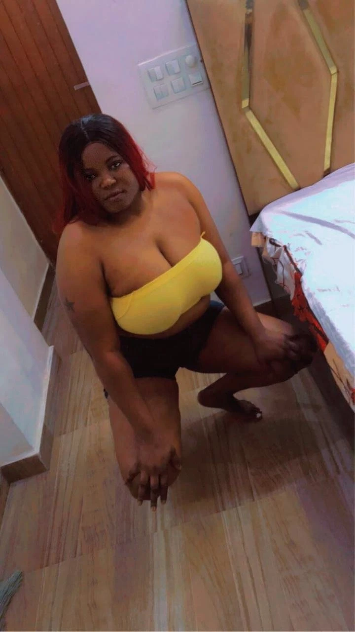 Ella Curve – South African escort in New Delhi — 3 / 7