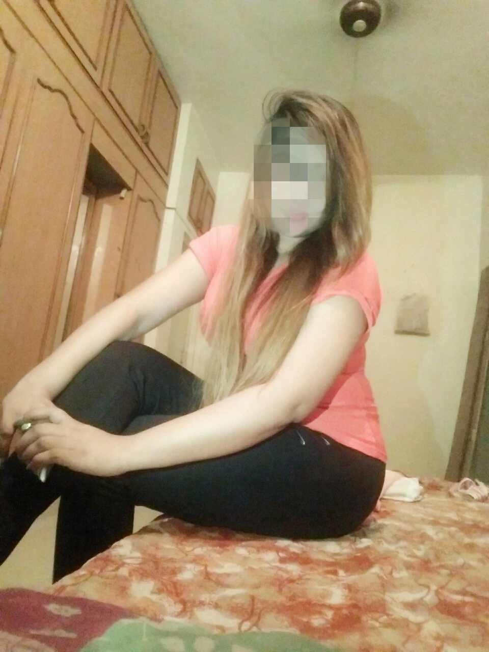 Riya Patel – Indian escort in Mumbai — 3 / 4