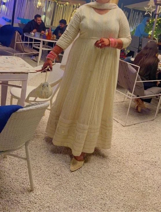 Shweta Sharma indepndent married lady – Indian escort in New Delhi — 14 / 16