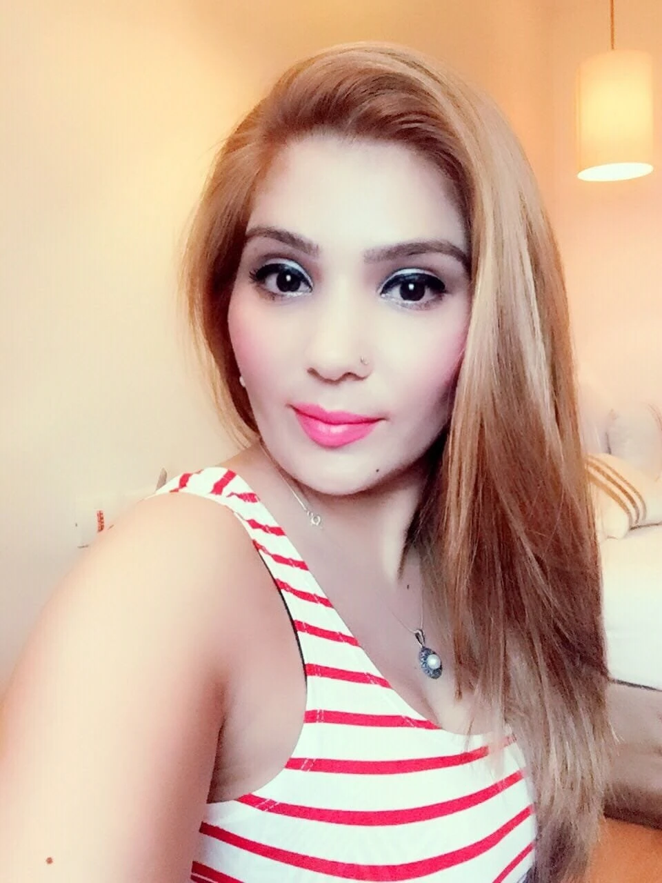 Rosy Malkova – Afghan escort in Kolkata — 3 / 5