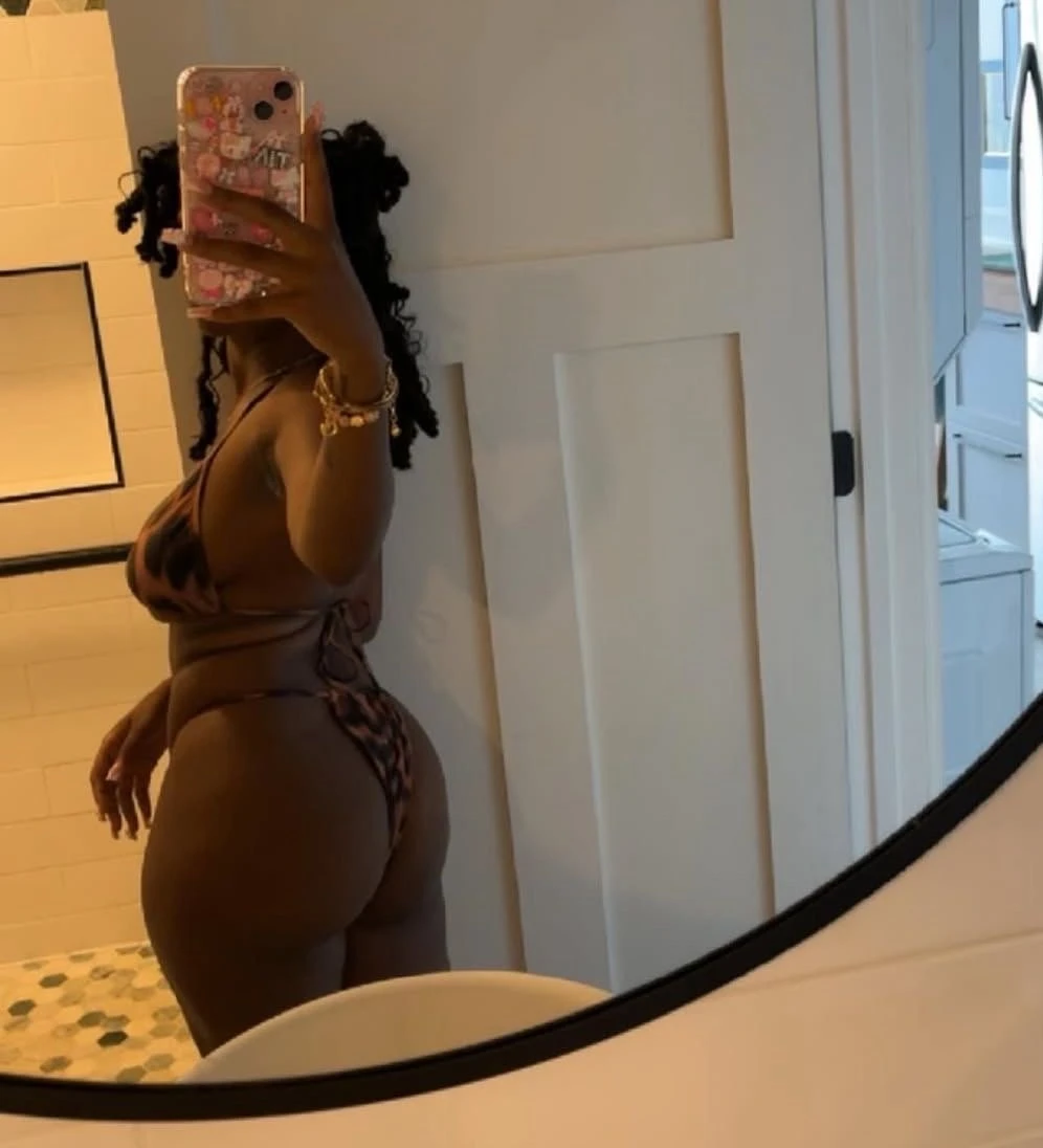 Domination, Anal and Cam Queen – Cameroonian escort in Jaipur — 2 / 3