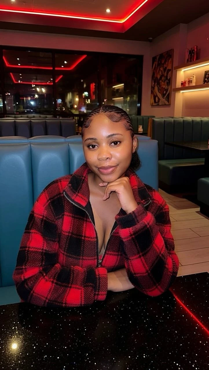 Juzi – Ghanaian escort in Lomé — 2 / 3