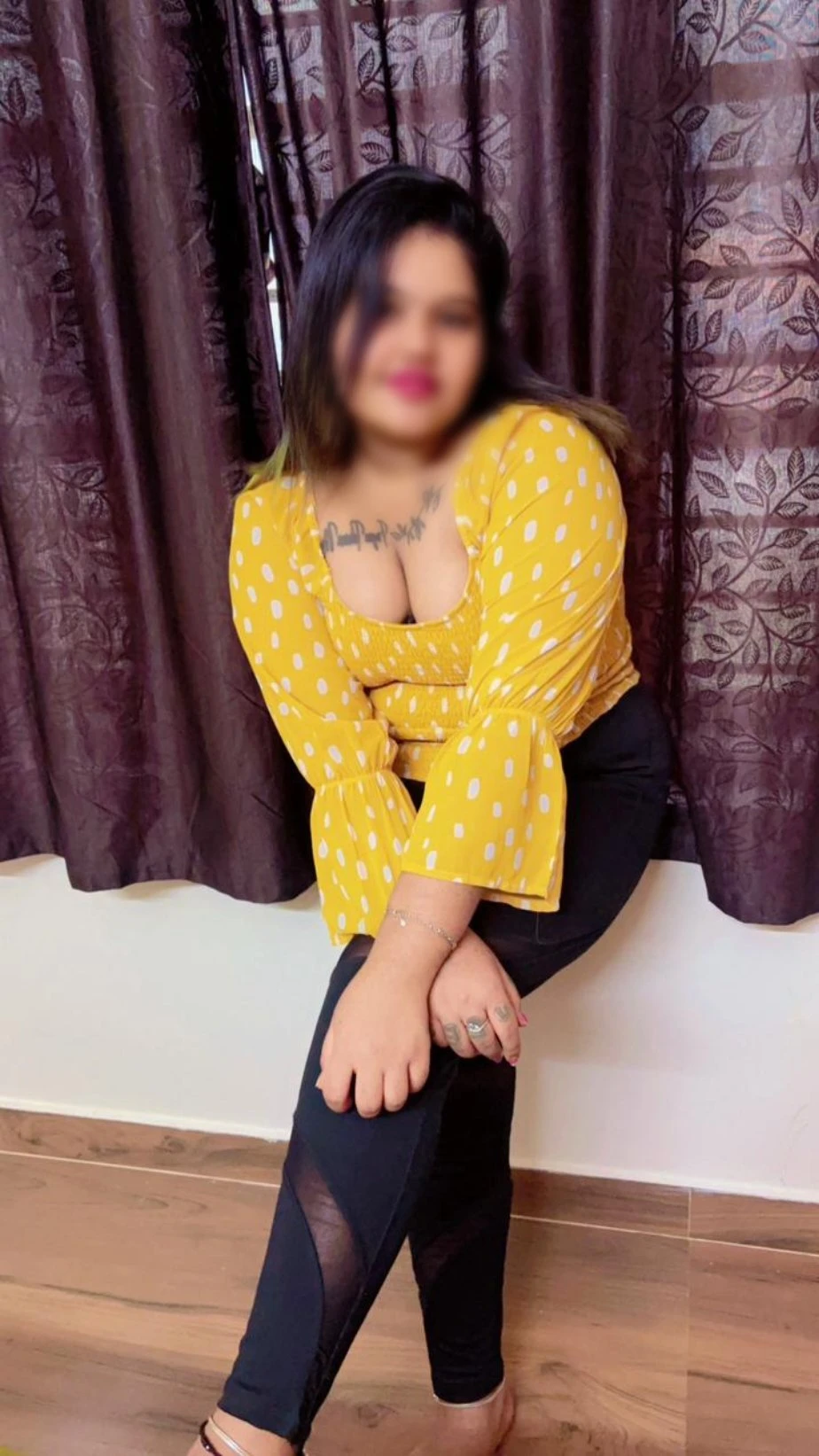 Call VIOND to Book Her 100% Verified – Indian escort in Hyderabad — 1 / 5