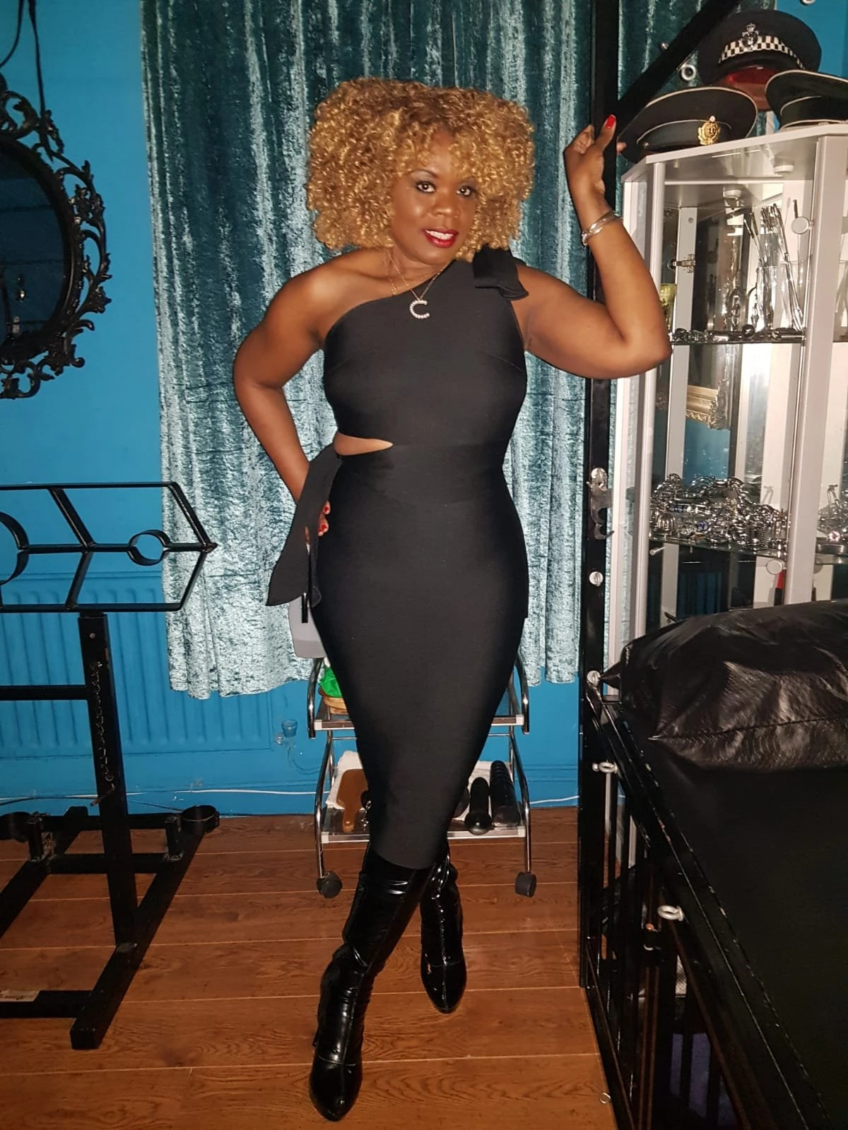 Countess Dionysus – American dominatrix in Stockholm — 4 / 12