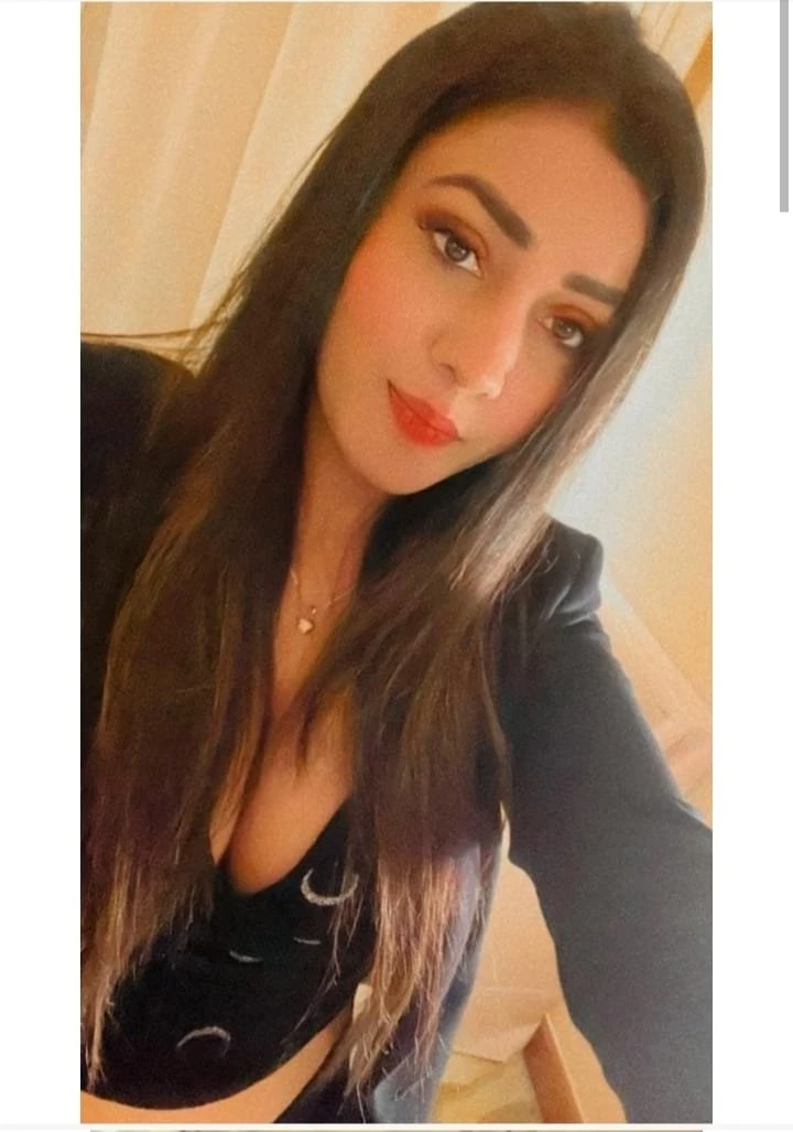 Ronika – Indian escort in Bangalore — 1 / 3