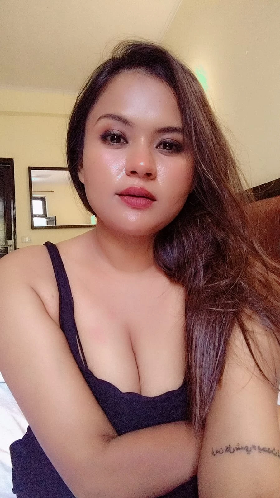 Cam and real meet available – Indian escort in Kolkata — 2 / 4