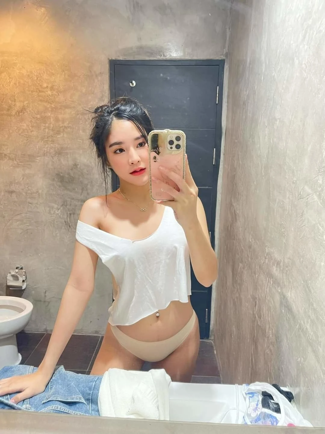 Bella – South Korean escort in Da Nang — 18 / 22