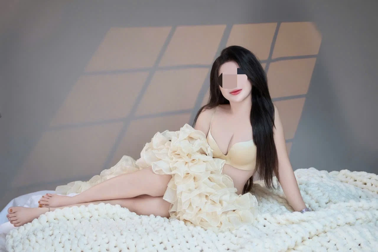 Tina – Vietnamese escort in Hanoi — 5 / 6