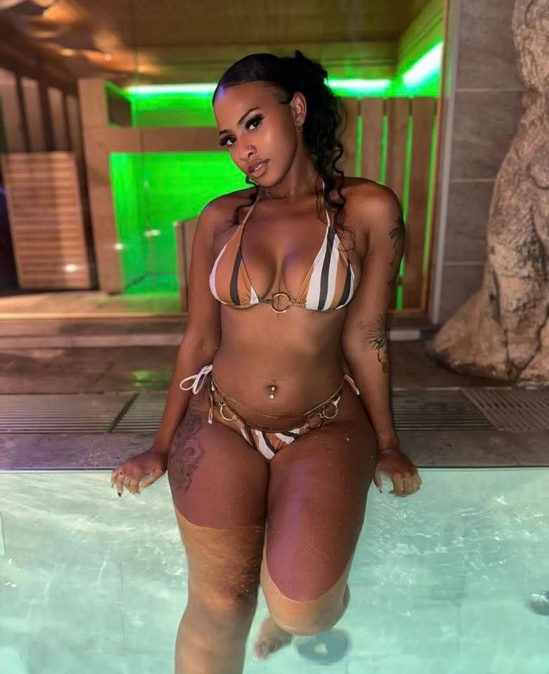 Lunah – French escort in Mauritius — 1 / 2