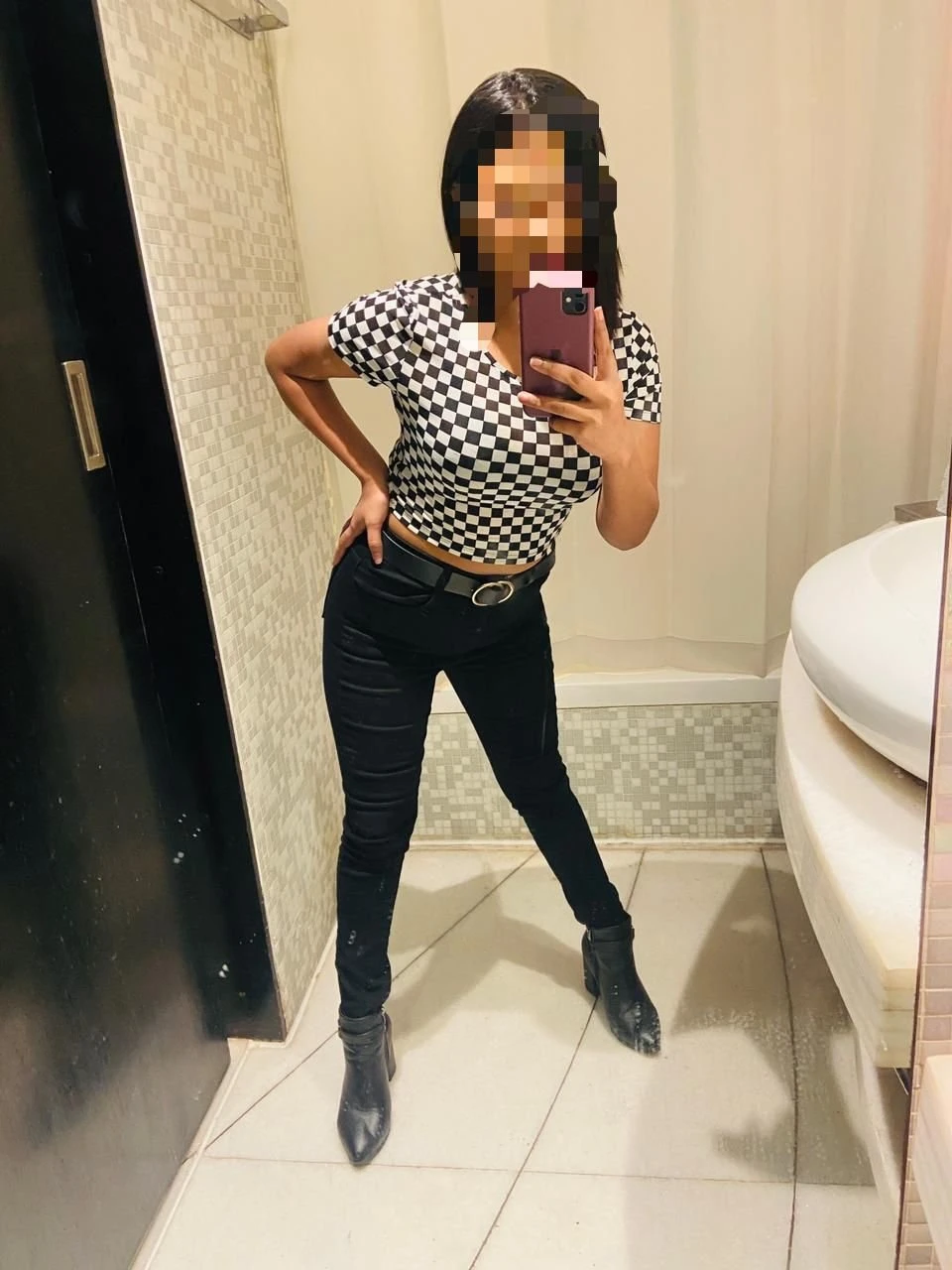 Baby Is Back With Wild Fetish Cam and Re – Indian escort in Mumbai — 2 / 7