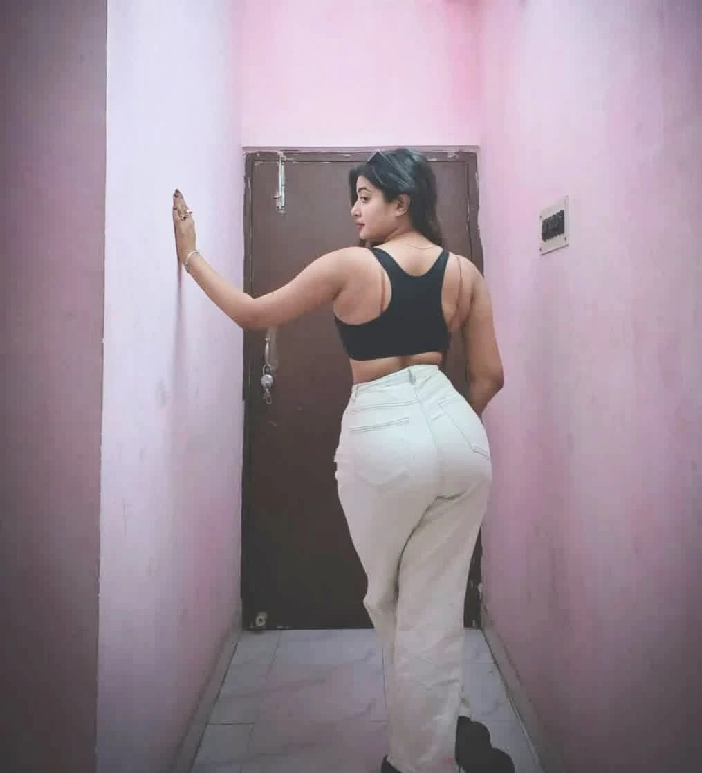 Annu Cam Show, Anal, Blowjob Available – Indian escort in Chennai — 2 / 3