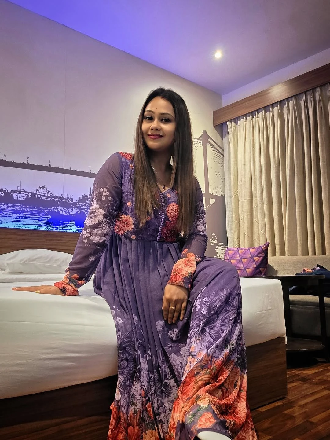 Sakshi – Indian escort in Pune — 3 / 4