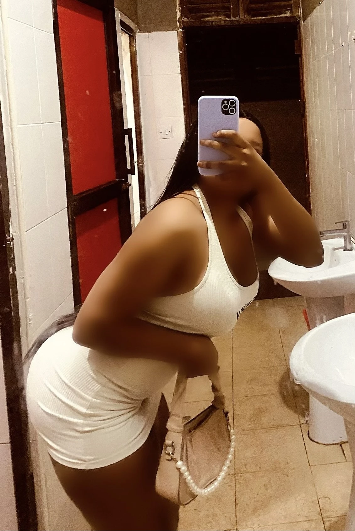 Suzy – Tanzanian escort in Dar es Salaam — 2 / 3