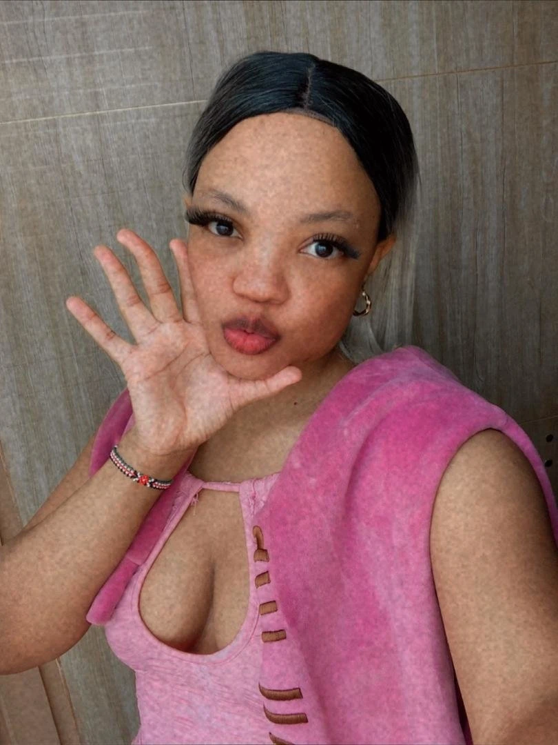 Bella – Tanzanian escort in Noida — 3 / 4