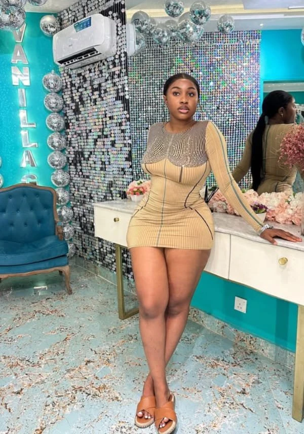 Yemi – South African escort in Gurgaon — 3 / 5