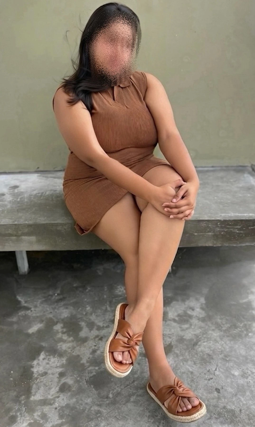 A Fresh Teen & Sweet Curves – Sri Lankan escort in Colombo — 2 / 5