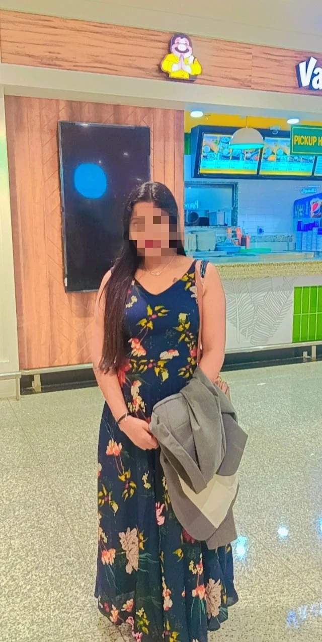 Neethu – Indian escort in New Delhi — 3 / 4