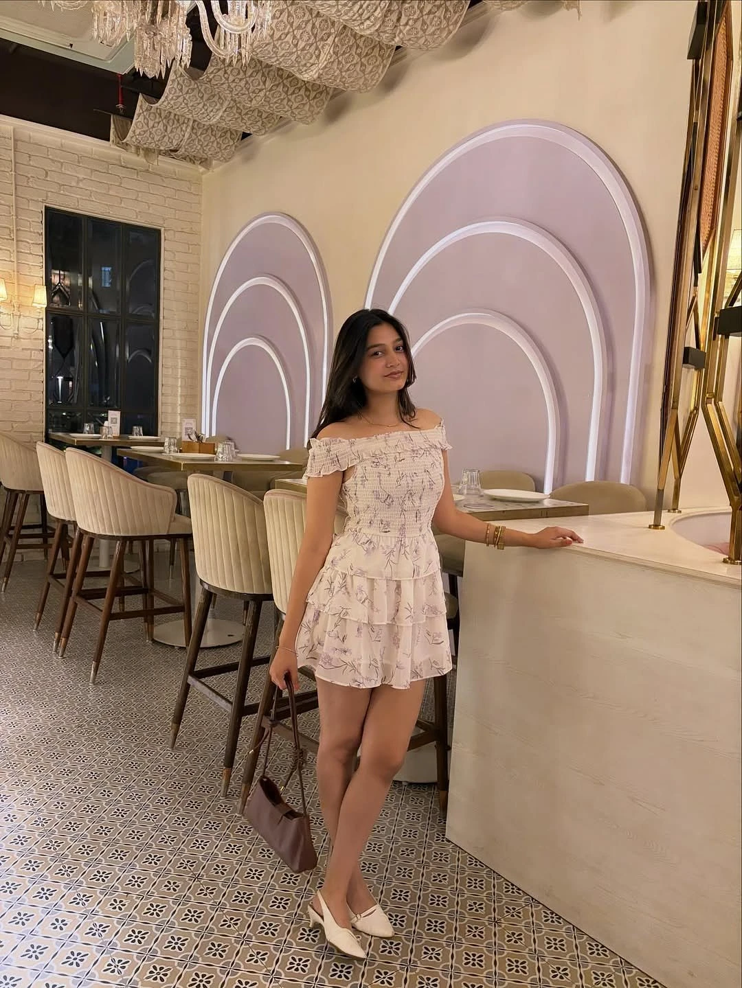 Harshitha – Indian escort in Pondicherry — 3 / 4