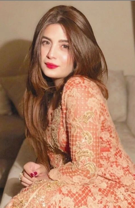 Jaan – Pakistani escort in Karāchi — 3 / 4