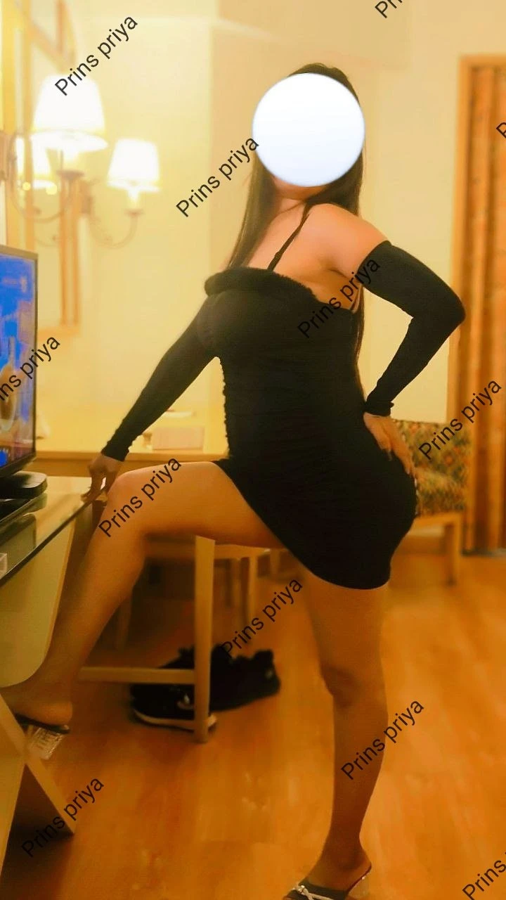 Hotwife Priya – Indian escort in Surat — 9 / 11