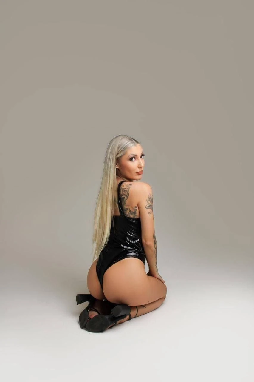 DOVA – Argentinean escort in Mauritius — 11 / 15