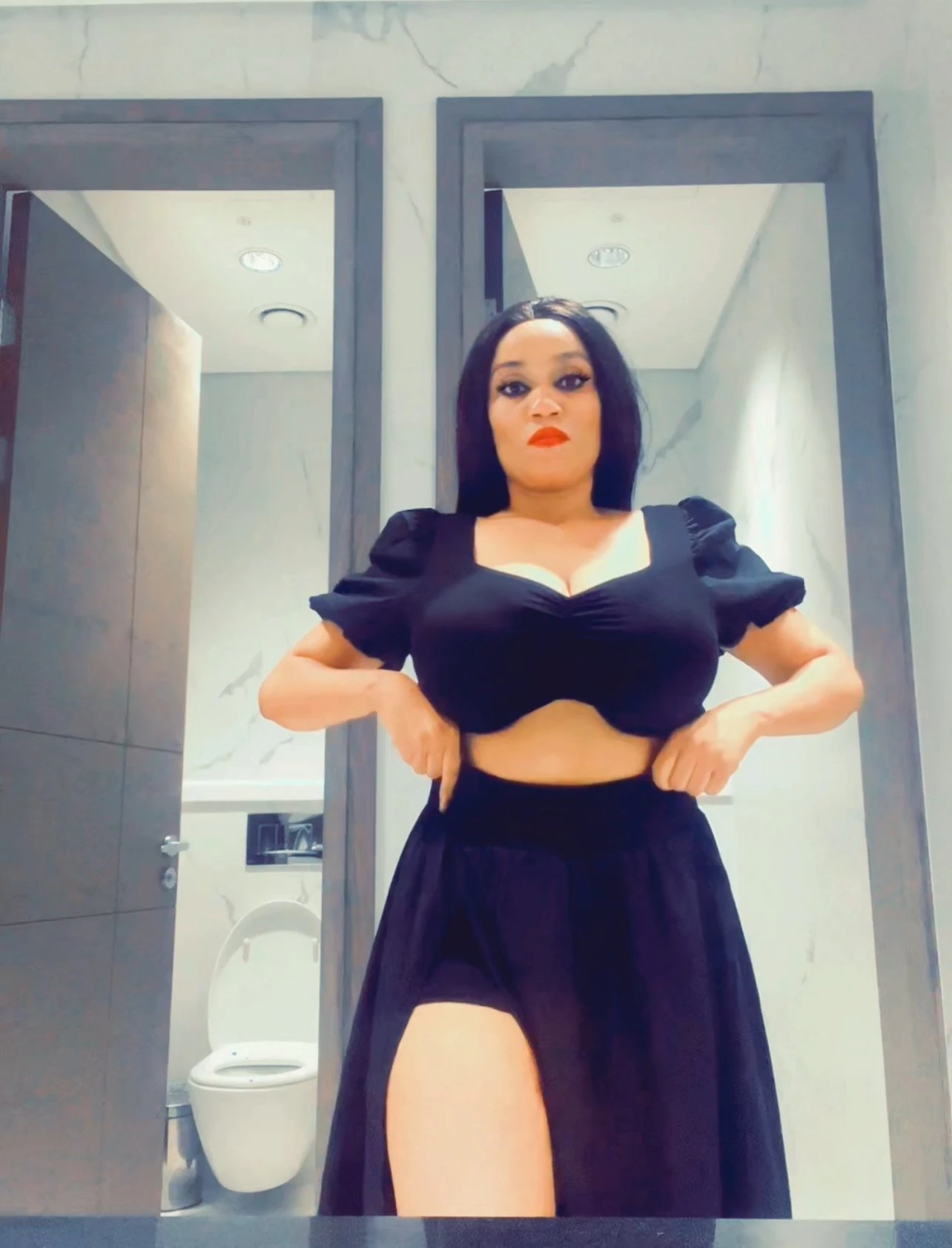 Samie – Ethiopian dominatrix in Kathmandu — 4 / 7