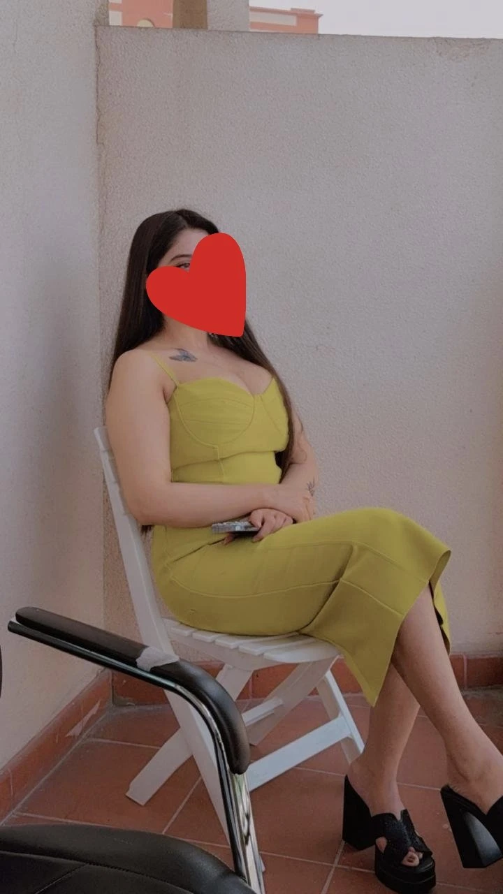 Chahat – Indian escort in Noida, Escort, Noida