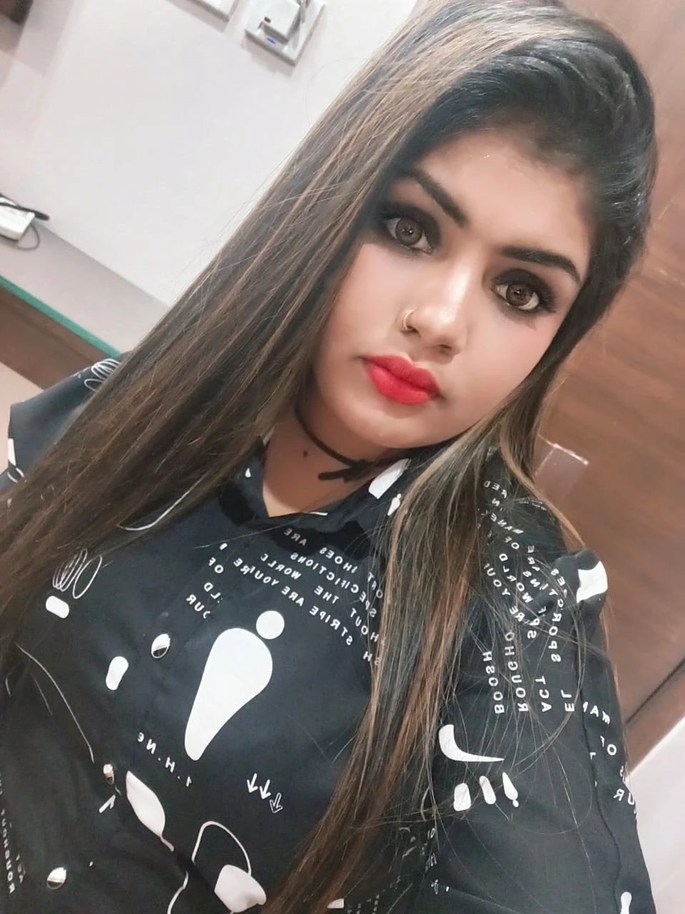 JUHi PARMAR – Indian escort agency in Mumbai — 2 / 5