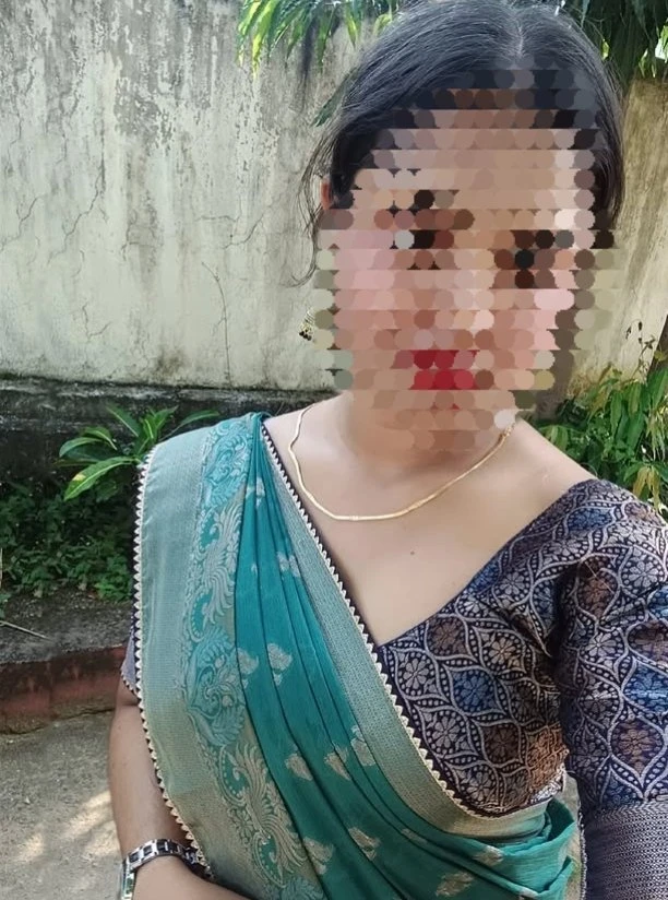 Priya Cam and real meet service – Indian escort in Hyderabad — 1 / 5