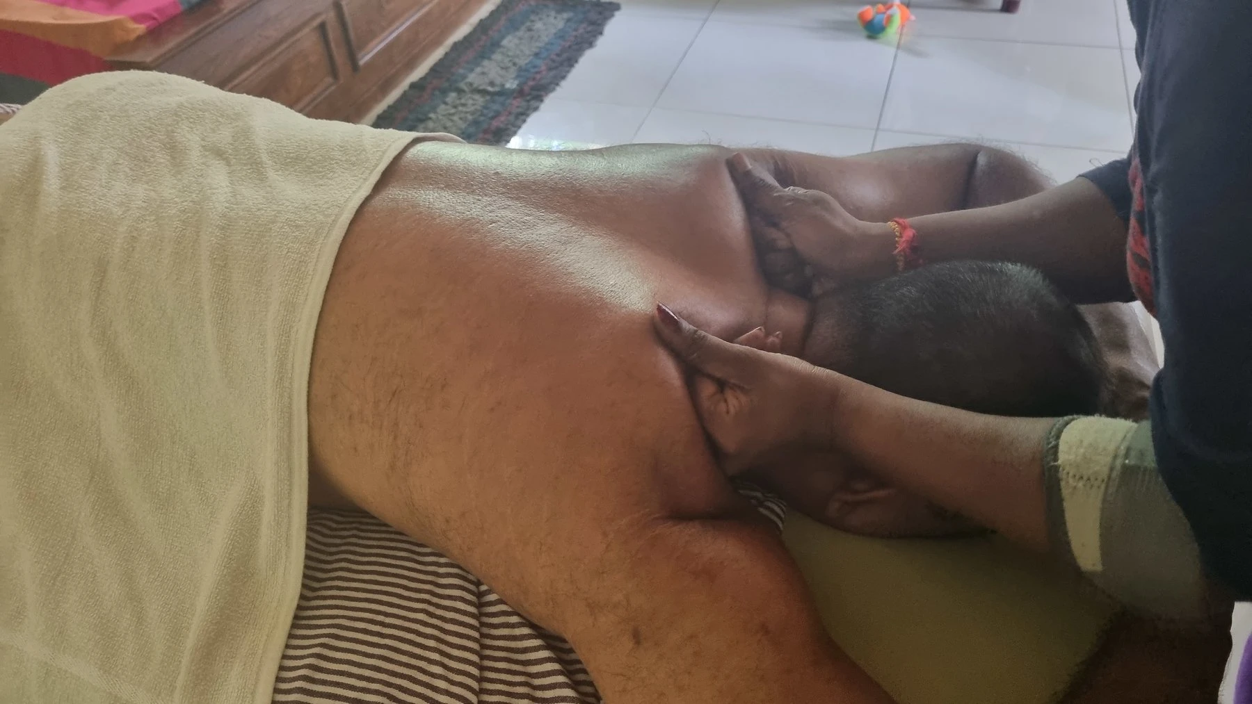 Nisha, Professional Massage Therapist – masseuse in Colombo — 7 / 9
