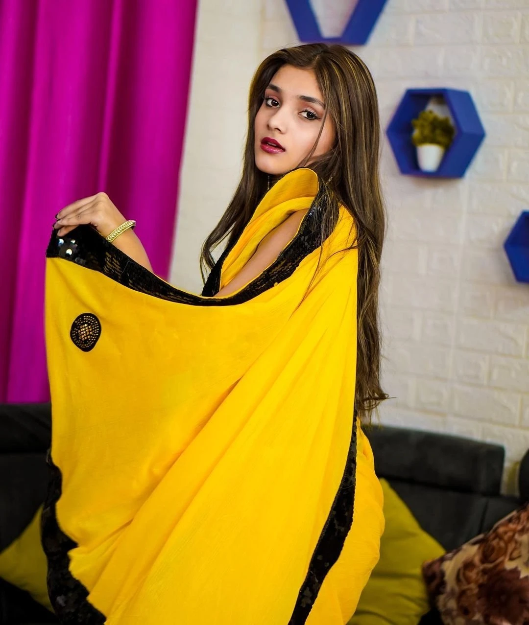 Manisha in Mumbai – Indian escort in Mumbai — 3 / 4