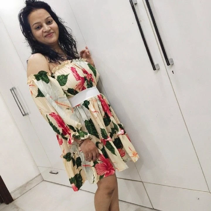 Pooja Aunty – Indian escort in Noida — 4 / 7