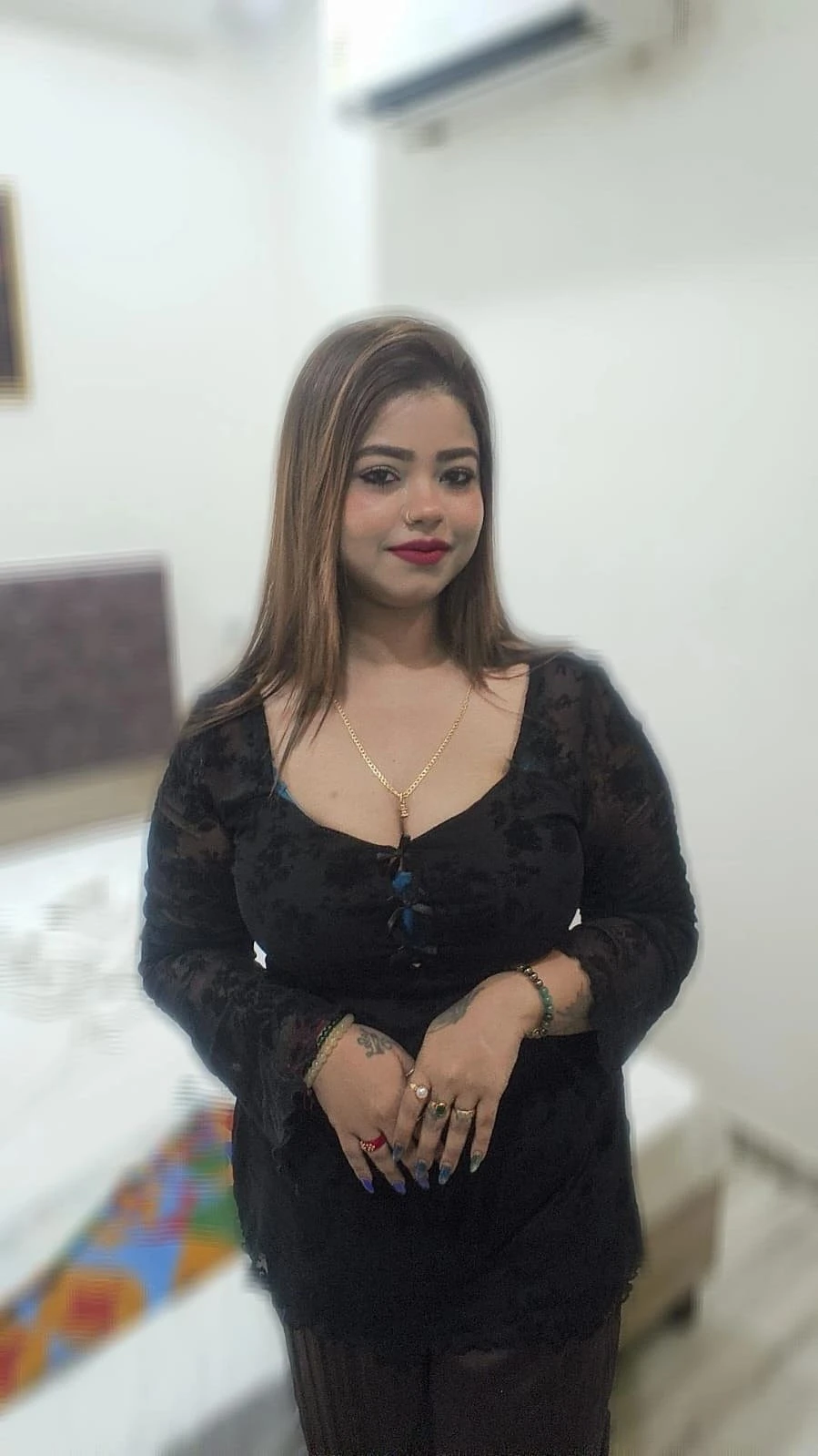 Monalisa in Town With GFE Experience – Indian escort in Mumbai — 8 / 13