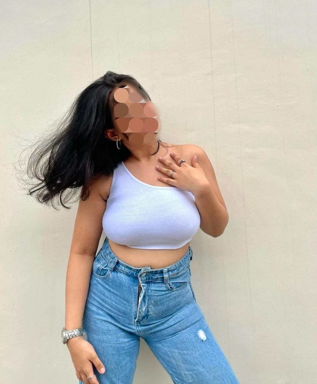 OTT Web Series Actress Here With Friends – Indian escort in Hyderabad — 1 / 4