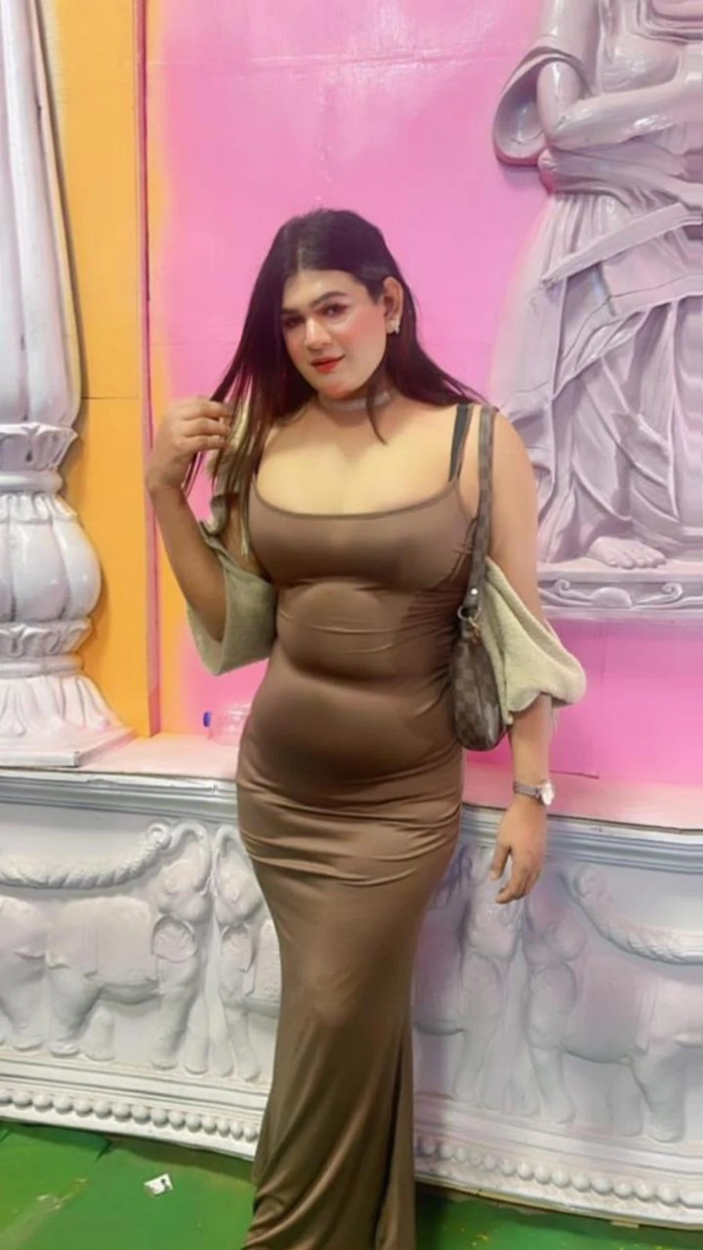Sensational Soniya – Indian escort in Hyderabad — 2 / 20