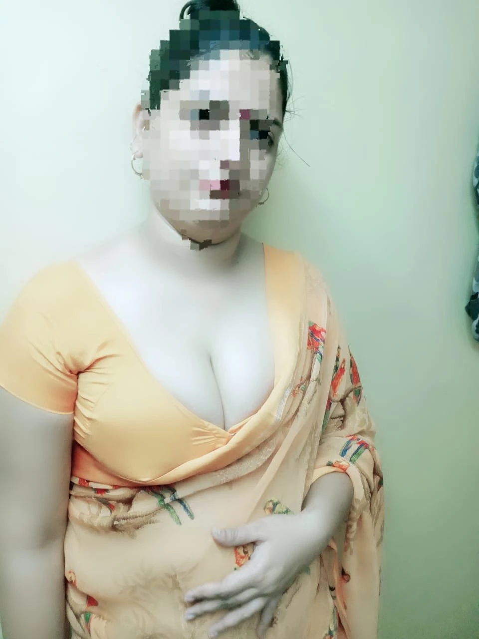 Shreya Housewife Thane – Indian escort in Thane — 2 / 4