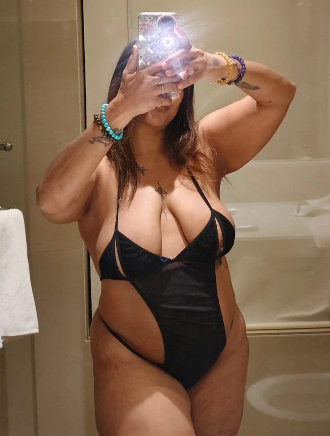 Tania – Indian escort in Mumbai — 3 / 13