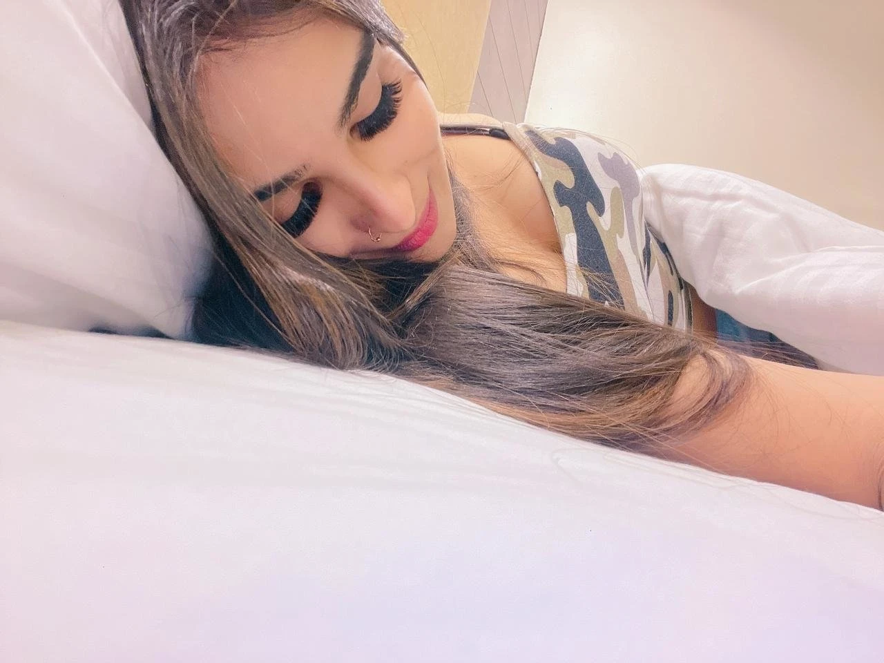 Glossy Girl SUHANA – Indian escort in New Delhi — 5 / 9