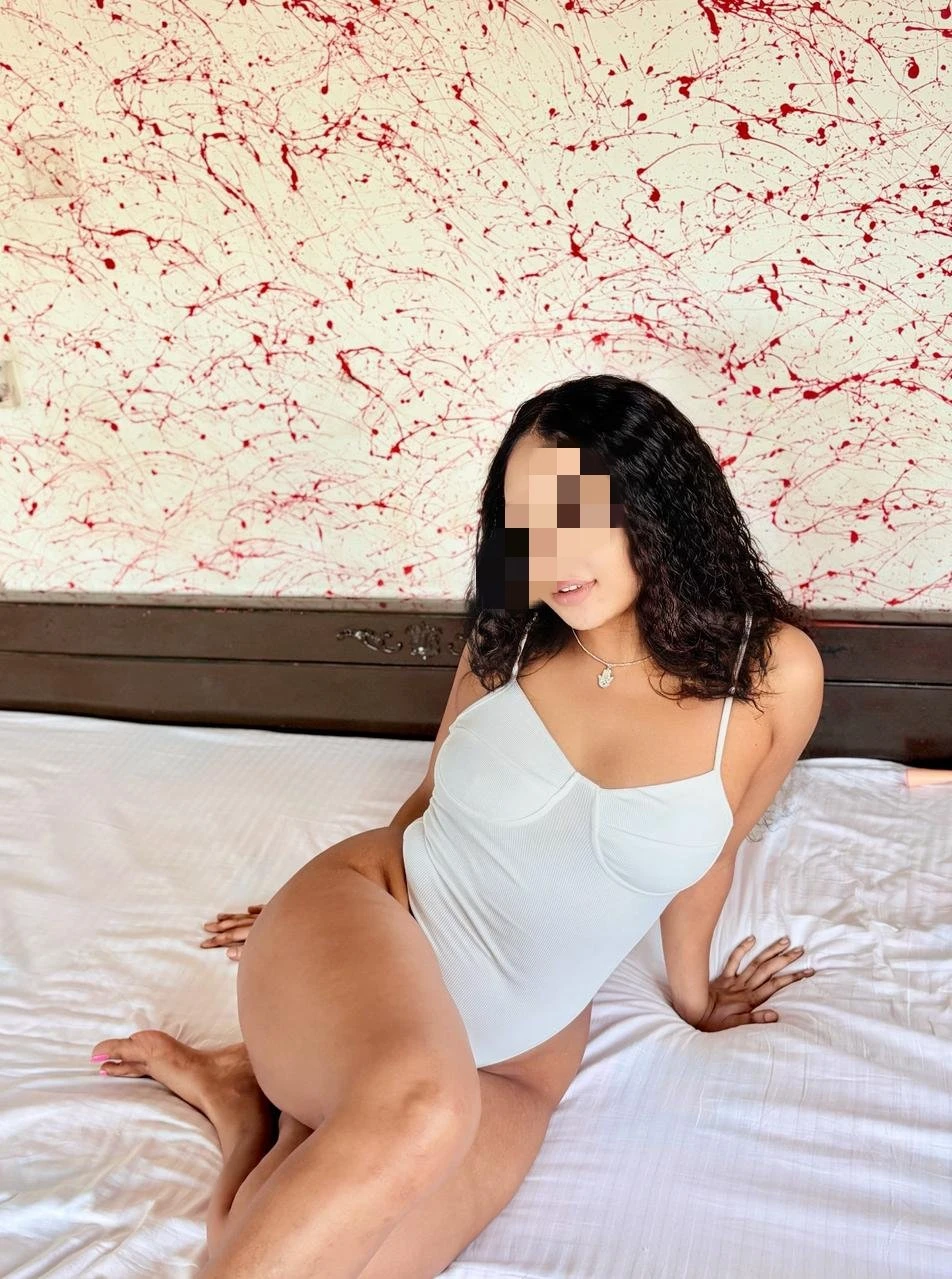 Lucie – French escort in Colombo — 6 / 9