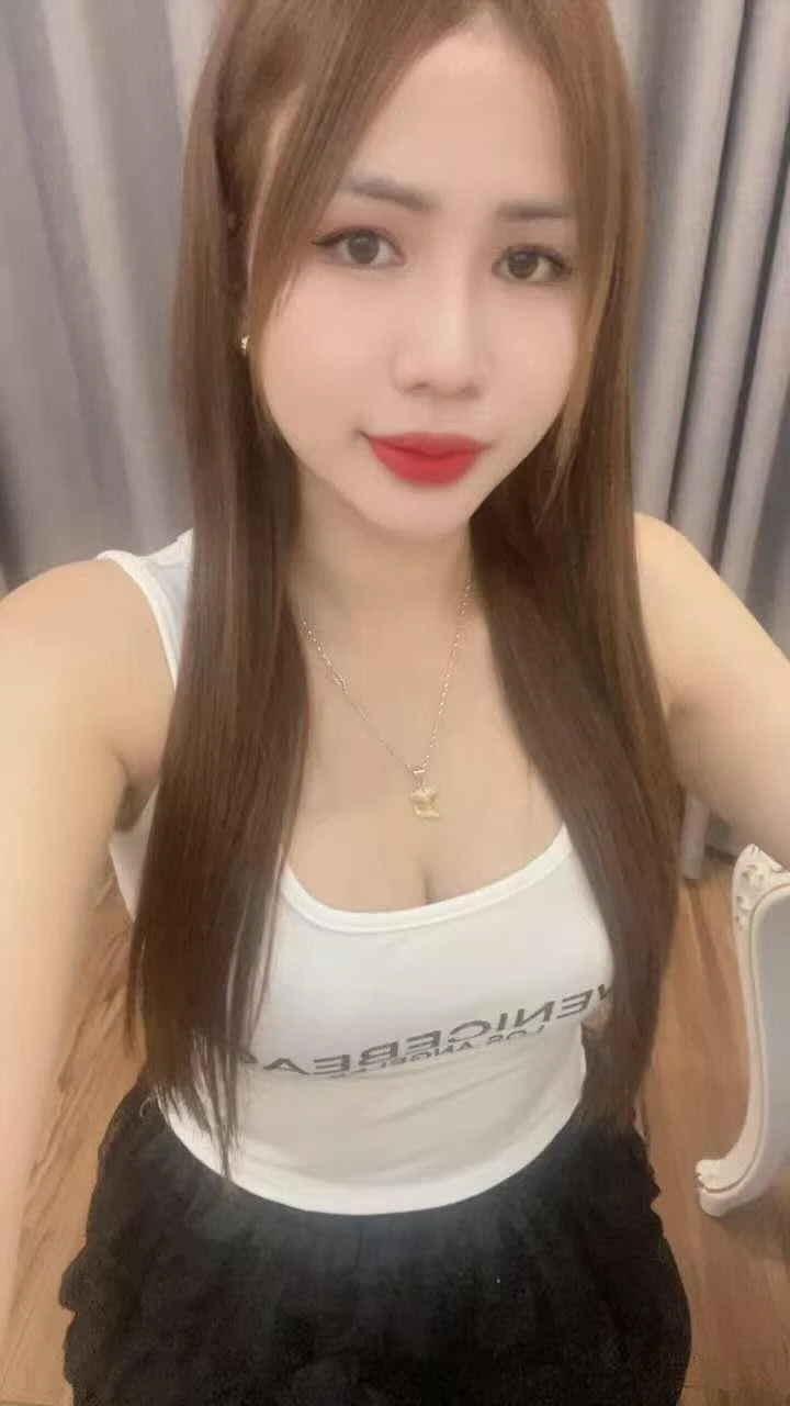 Ngocly – Vietnamese escort in Hanoi — 3 / 5