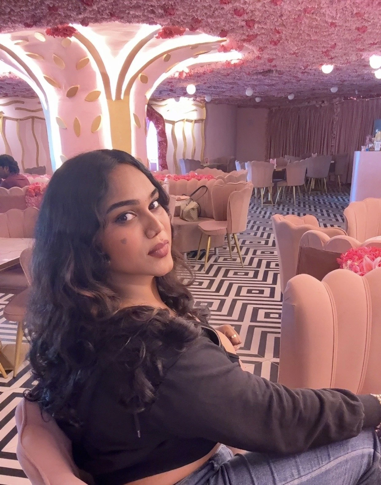 Rishika vip escort – Indian adult performer in Hyderabad — 5 / 7