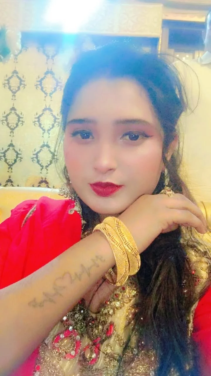Laila Khan – Pakistani masseuse in Lahore — 2 / 4
