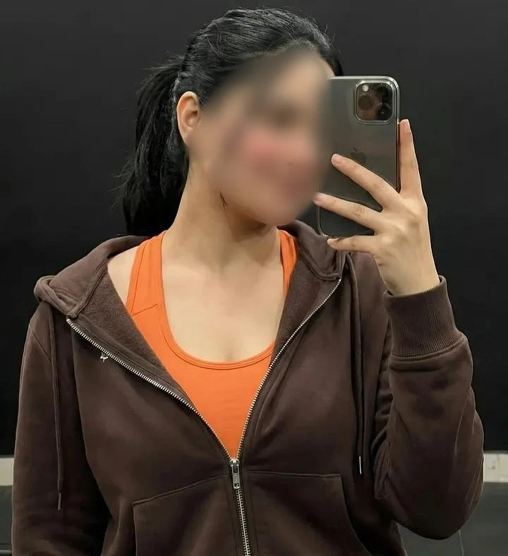 S Cam Show & Real Meet – Indian escort in Hyderabad — 3 / 5