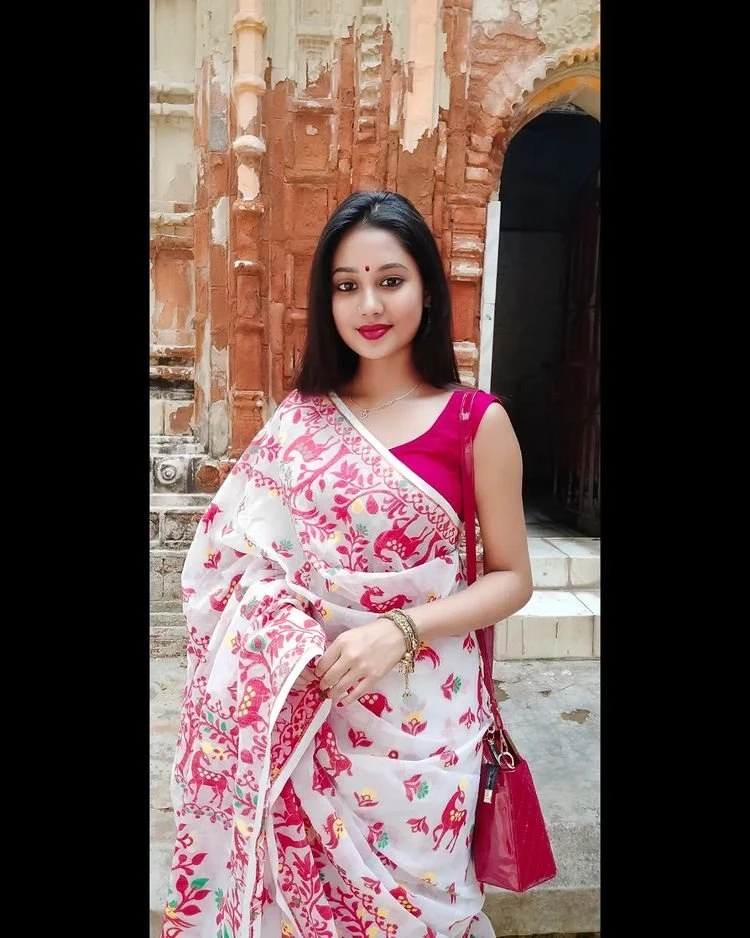 Saniya best cam with real meet available – Indian escort in Pune — 2 / 5