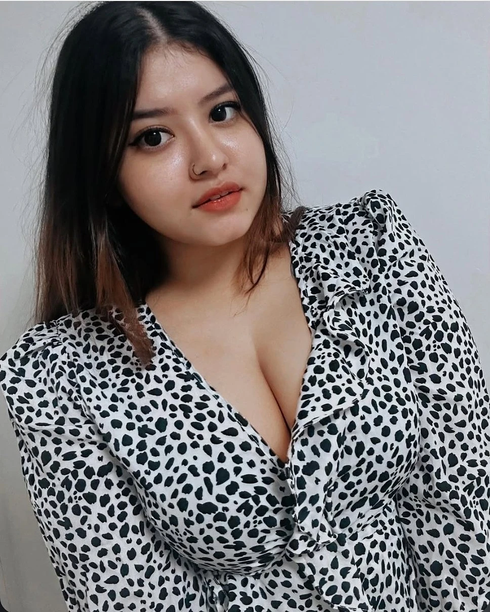 Shweta – Indian escort in Shimla — 2 / 3
