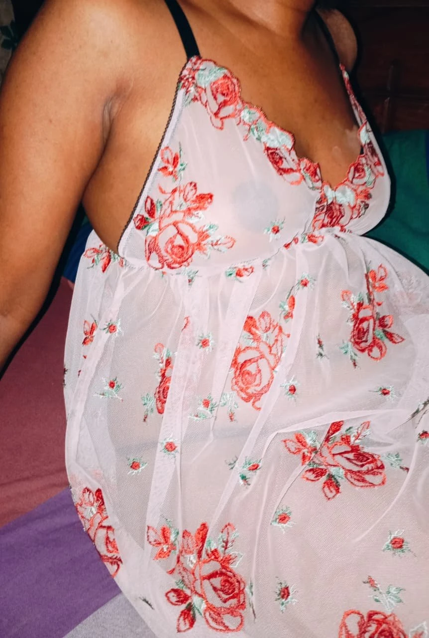 Hashi cam show – Sri Lankan adult performer in Colombo — 2 / 6