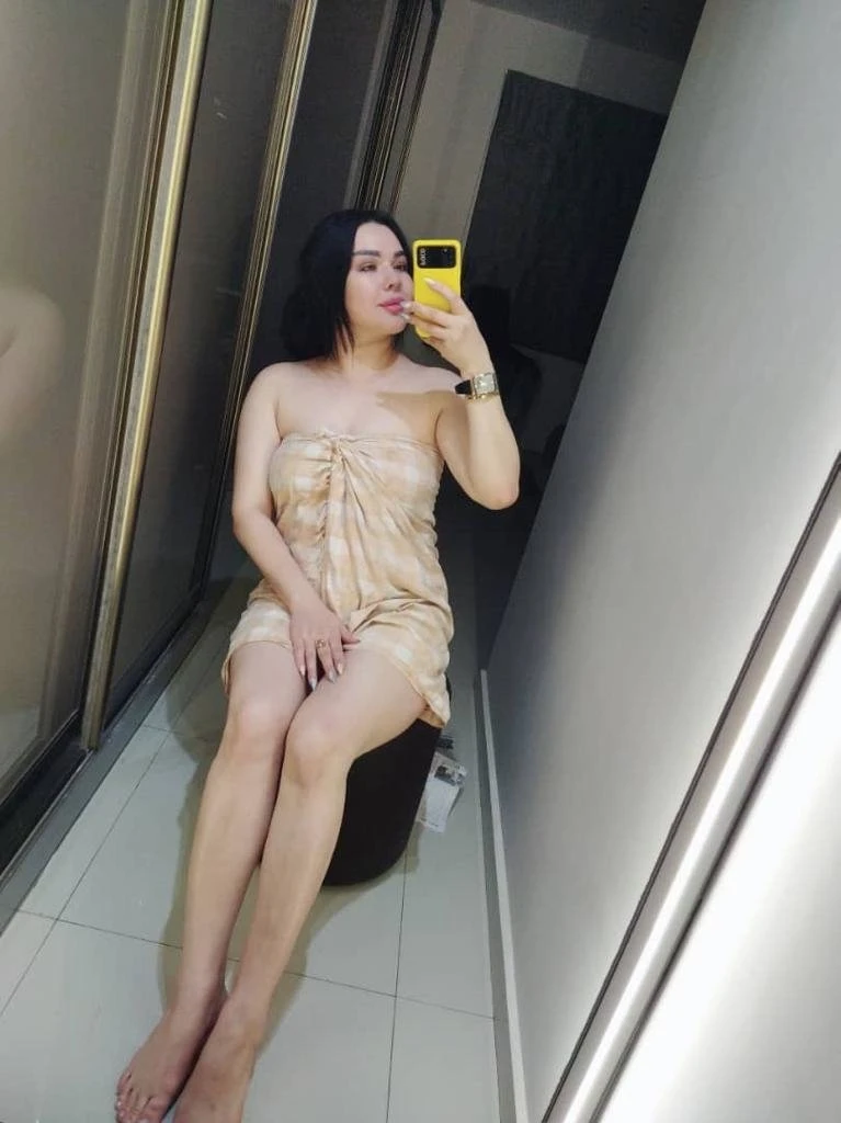 Zareen Saifi – Russian escort in Hyderabad — 2 / 5