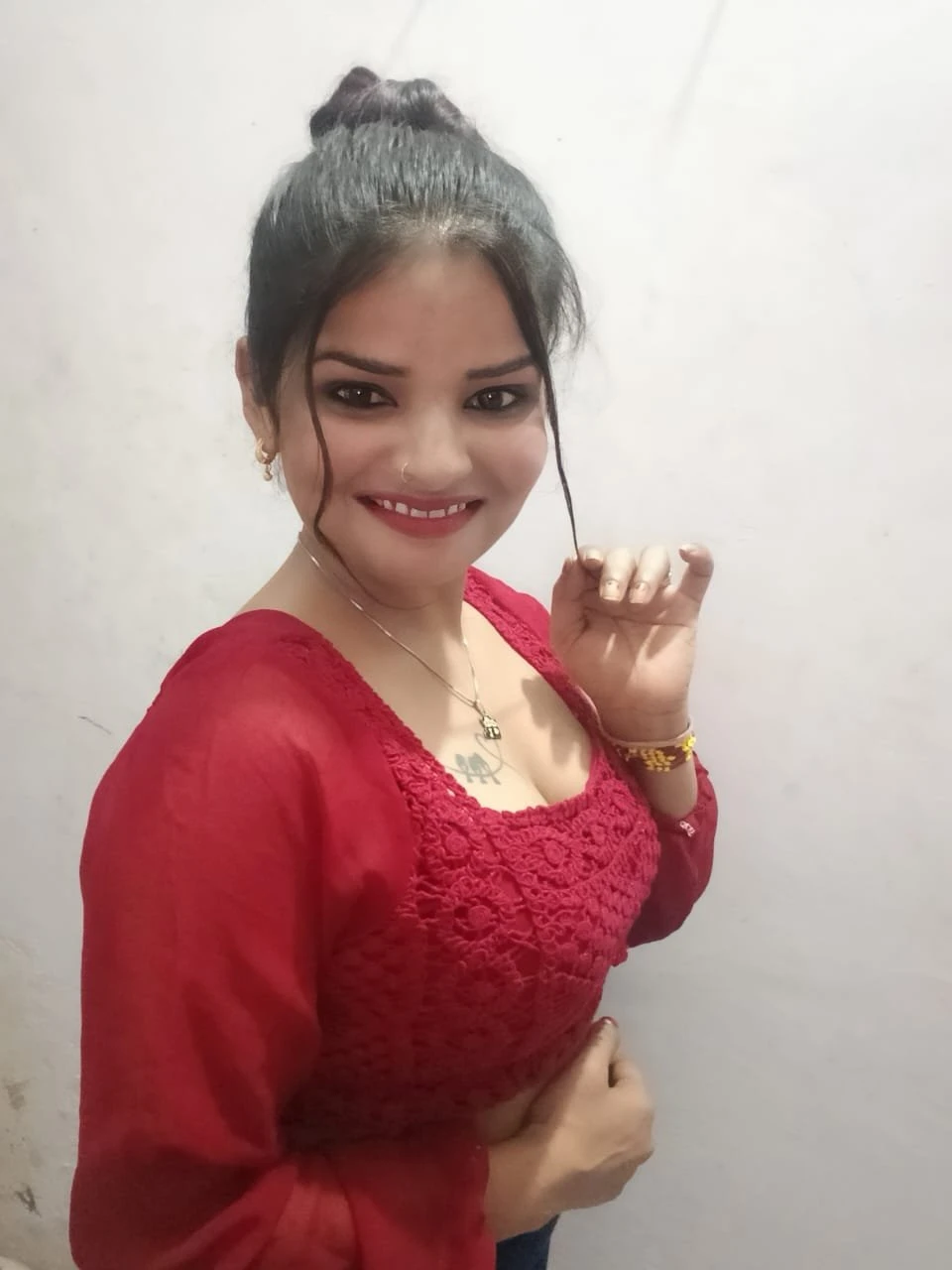 Ishika – Indian escort in Noida — 2 / 4