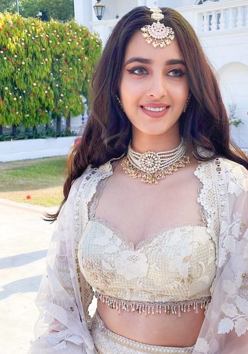 Pradnya – Indian escort in New Delhi — 4 / 5